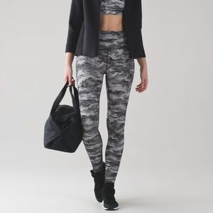 Lululemon Wunder Under Hi-Rise Tight in Luon Hazy Days Black White